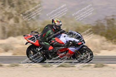 media/Dec-01-2025-Moto Forza (Mon) [[2daa91e15f]]/2-Intermediate Group/Session 3 (Turn 7 Inside Pans)/